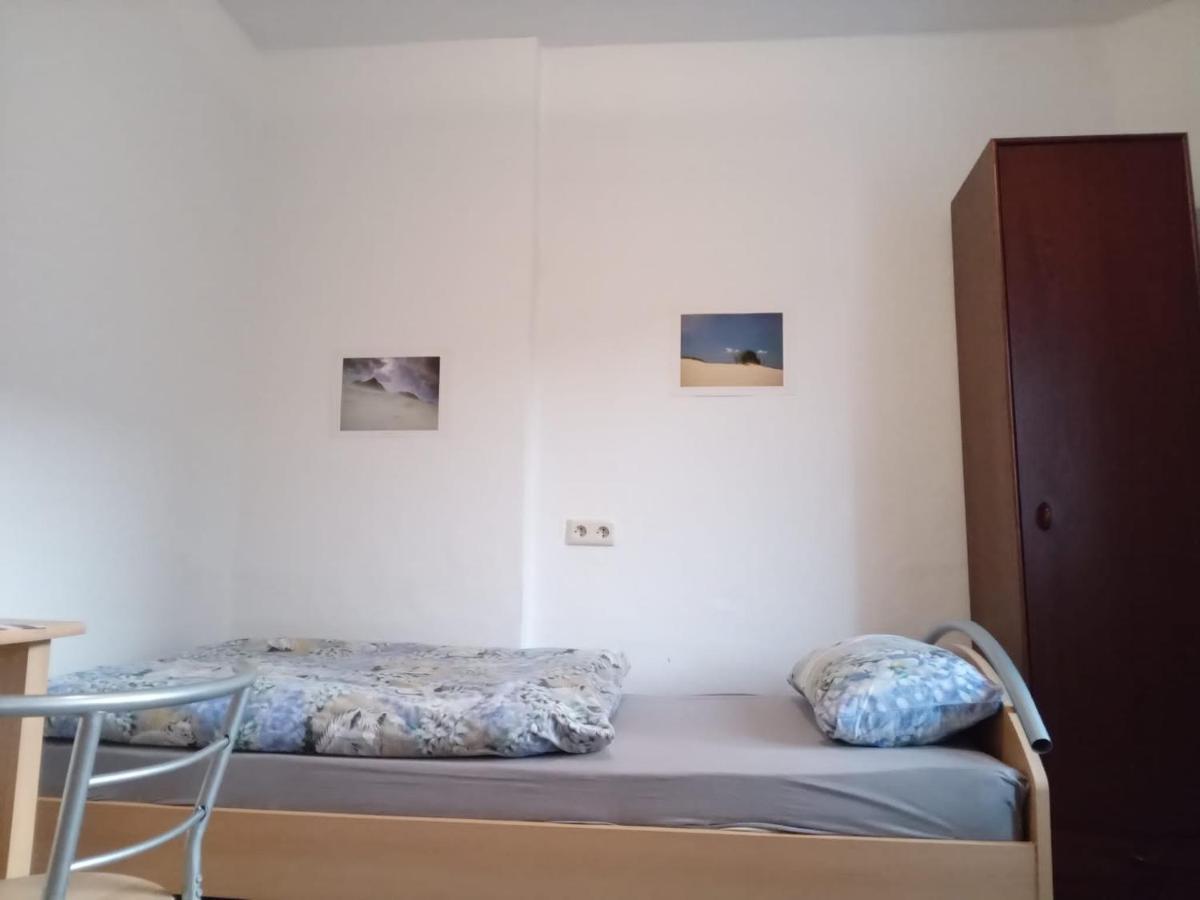Sleeping Rooms BRE Exterior photo